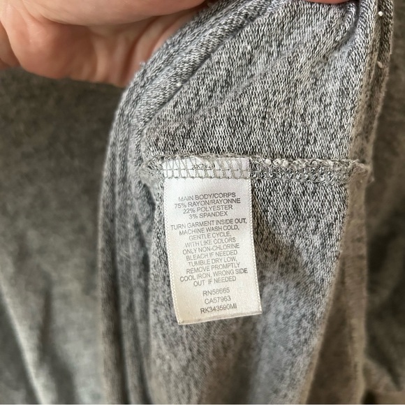 Free Press Gray Long Sleeve Crewneck Soft Sweater Top Women’s Size Medium - Picture 4 of 6